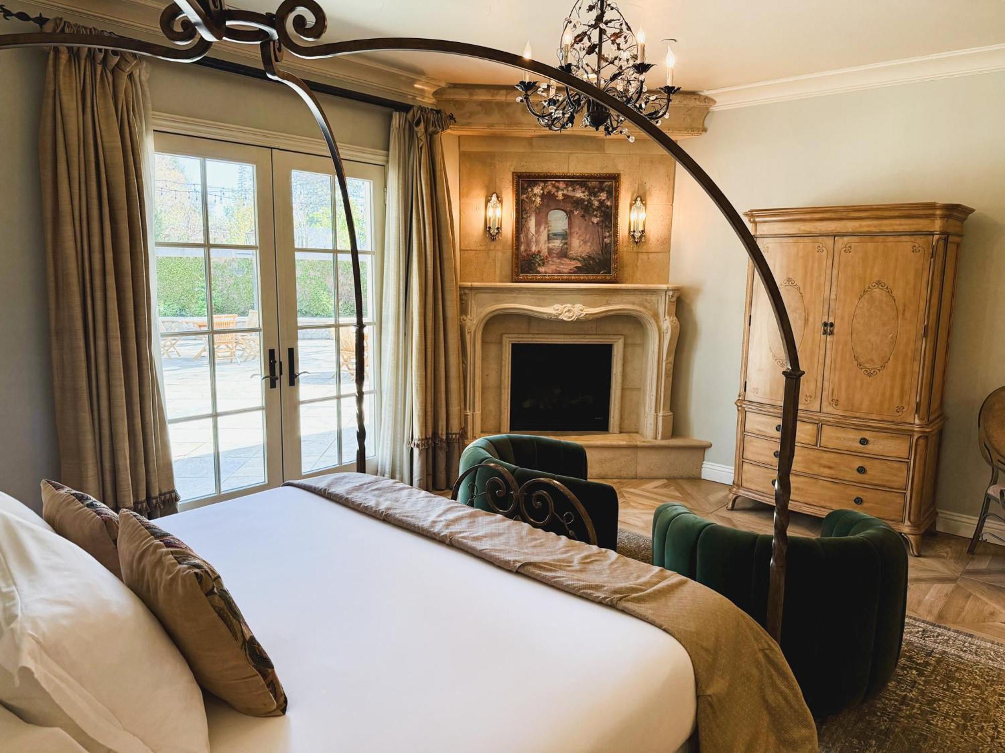 Arden Hills 4*