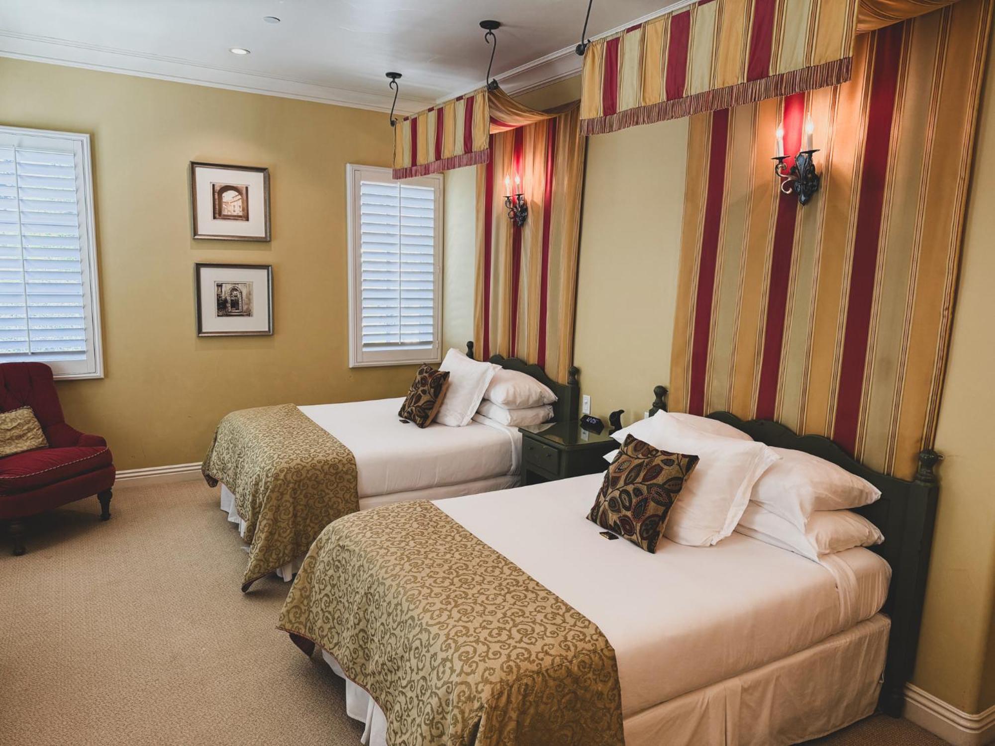 Arden Hills Couette-café