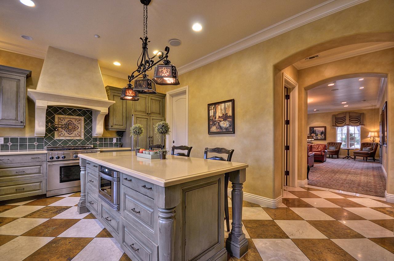 Arden Hills 4* Carmichael